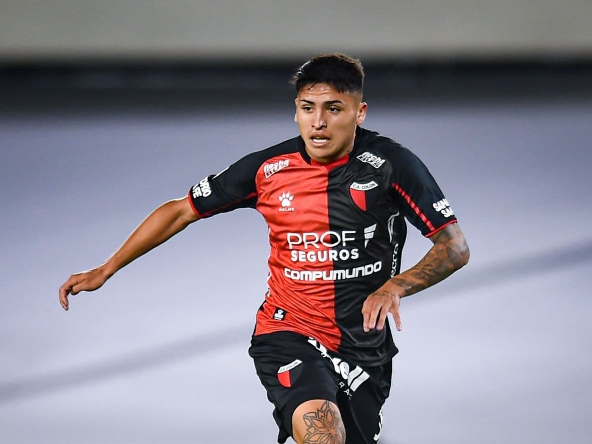 El jugador de Colón está en la mira de los dos grandes de la Argentina y aseguró tener a su equipo favorito.