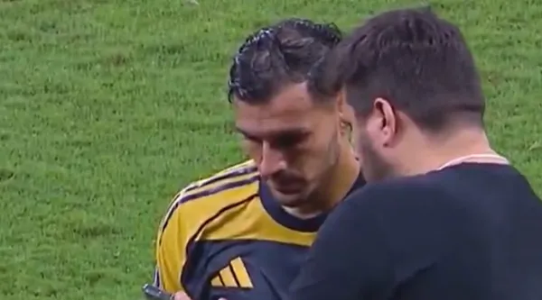 Paredes indignado.
