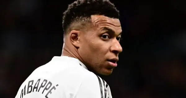 Mbappé otra vez fuera.