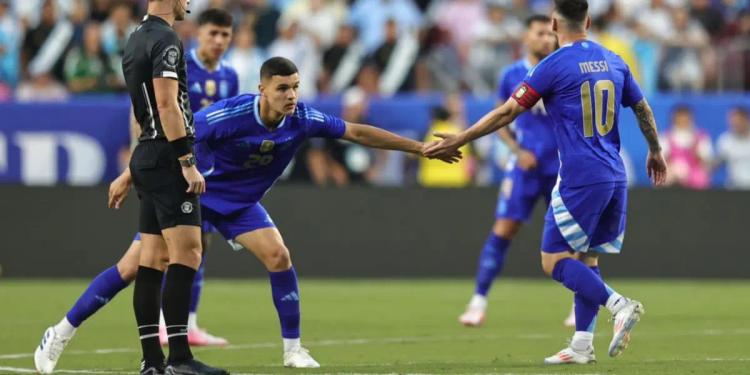 Hay futuro: El gran elogio que Messi le dio a Carboni tras brillar vs Guatemala