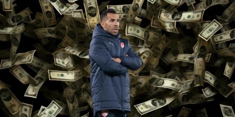 Mientras en Independiente dirigió gratis, lo que percibiría Tevez en Corinthians