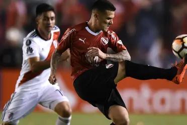 Club Atlético Boca Juniors está interesado en Fabricio Bustos, pero Club Atlético River Plate puede interferir indirectamente.