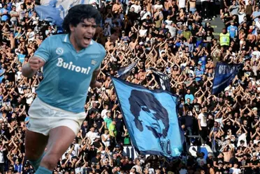 Diego es el máximo ídolo del club italiano y así lo ratifican en cada aniversario del ‘10’.