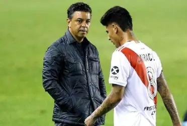 Ésto es lo que hizo Marcelo Gallardo con Jorge Carrascal luego de su expulsión del último viernes contra Banfield.