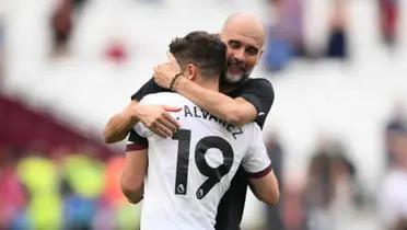 Guardiola y Julián Álvarez en Manchester City