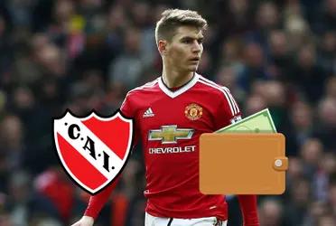 Guillermo Varela jugó en el Manchester Unites y podría hacerlo en Independiente