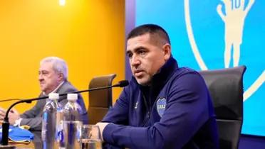 Juan Román Riquelme en conferencia 