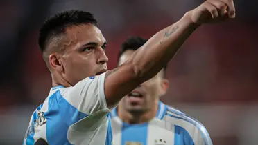 Lautaro Martínez festeja su gol ante Chile.