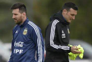 Lionel Scaloni reveló en la rueda de prensa previa al partido de la Selección de Fútbol de Argentina su opinión sobre la permanencia de Lionel Messi en Fútbol Club Barcelona.