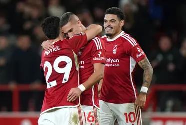 Los argentinos se combinaron para el 1-0 de Nottingham Forest sobre el United.