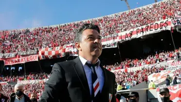 Marcelo Gallardo con la corbata de Labruna.