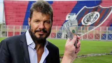 Marcelo Tinelli en la cancha de San Lorenzo