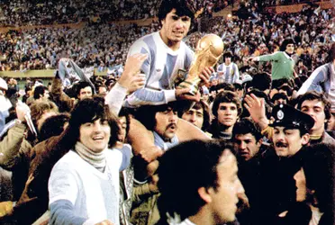 Un 25 de junio de 1978 Argentina derrotaba 3-1 a Holanda en el Monumental y levantaba por primera vez la copa.