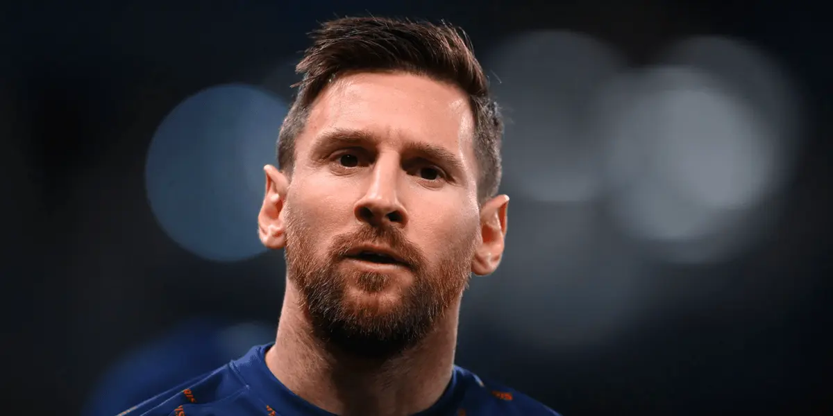 El cuadro parisino sumó su segunda derrota consecutiva de visitante y Leo fue criticado por los hinchas