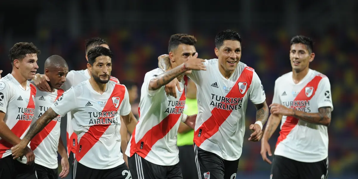 El Millonario venció por 5-0 a Racing y se proclamó campeón de la Supercopa Argentina.