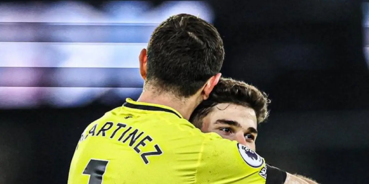 Julián Álvarez y Dibu Martínez