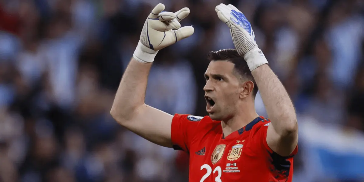 Mientras disfruta de sus vacaciones, el Aston Villa hizo un anuncio que sorprende al portero de la Albiceleste