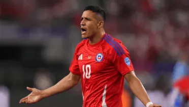 Alexis Sánchez protestanto vs Canadá.