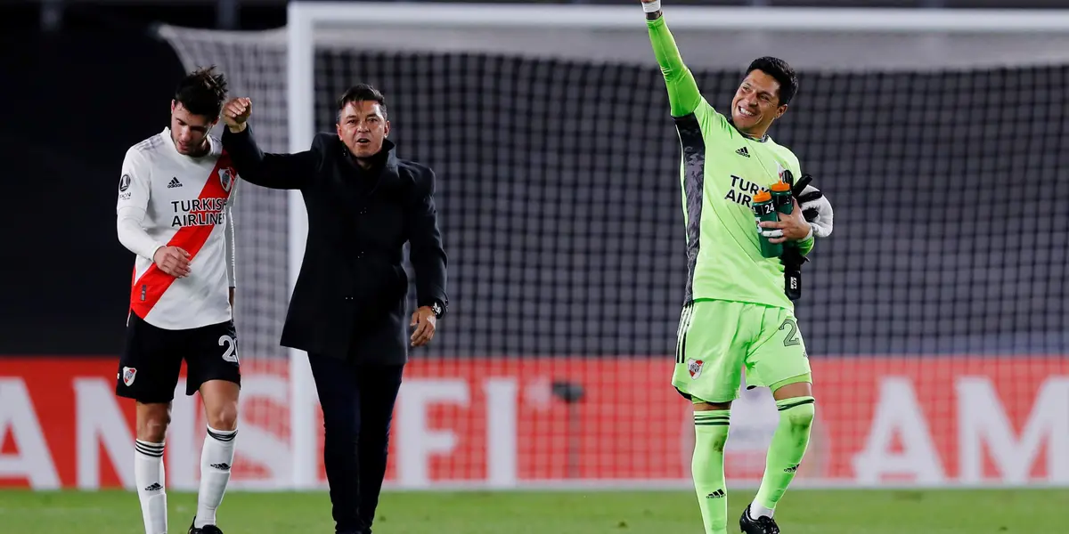 Con Enzo Pérez al arco y sin suplentes, el Millonario se impuso por 2-1 en el Monumental.