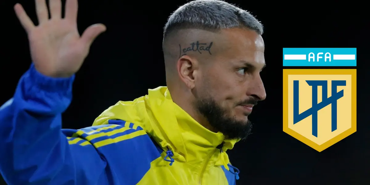 Darío Benedetto saluda durante un partido de Boca Juniors.