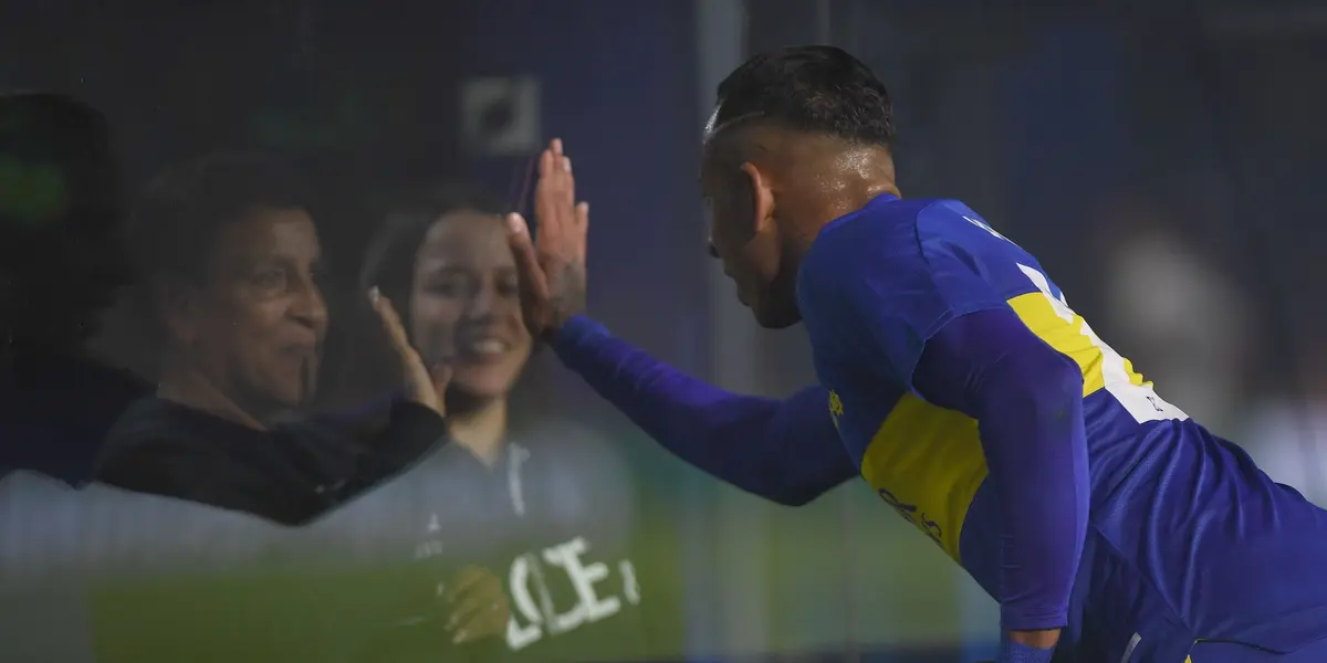 El colombiano marcó un gol y dio una asistencia en el triunfo del Xeneize 2 a 1 ante Arsenal en La Bombonera. 