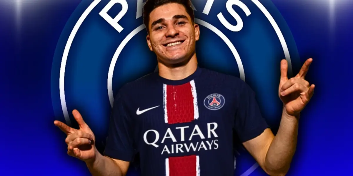 Julián Álvarez con un montaje llevando la camiseta de PSG.