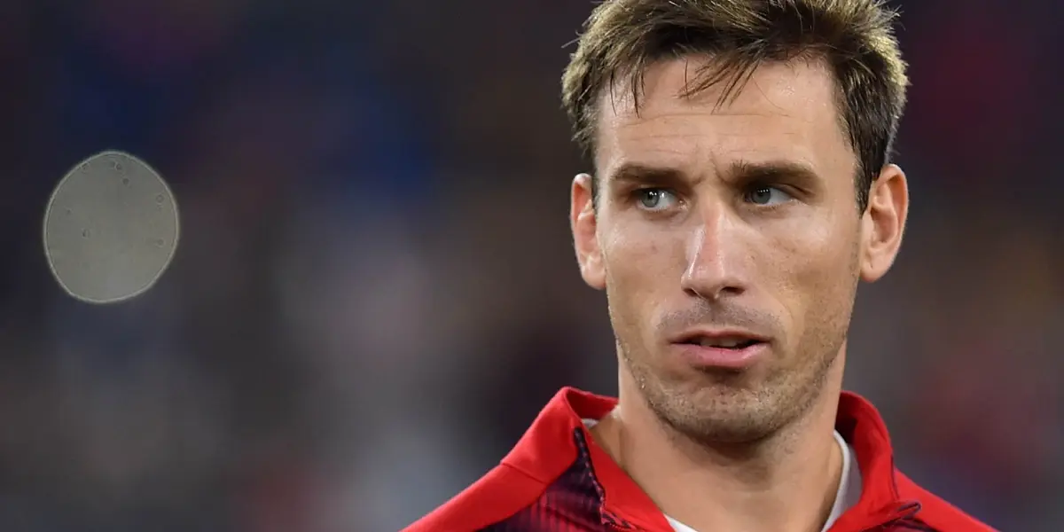 Lucas Biglia está horas de hacer oficial su traspaso al fútbol de Turquía, a pesar de haber tenido una oferta de Club Atlético Independiente.
 