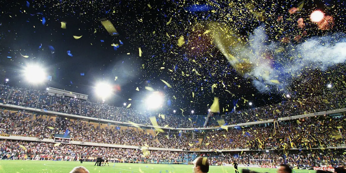 Pasada la madrugada los fanáticos Xeneizes celebraron el 12 de diciembre y la obtención de la Copa Argentina.